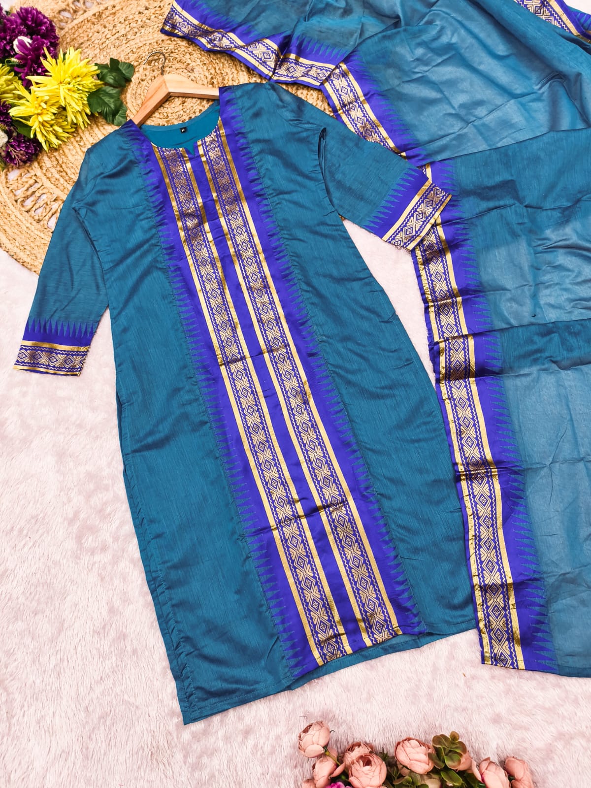 Elegant Straight Kanchi Cotton Sky Blue Kurti With Dupatta