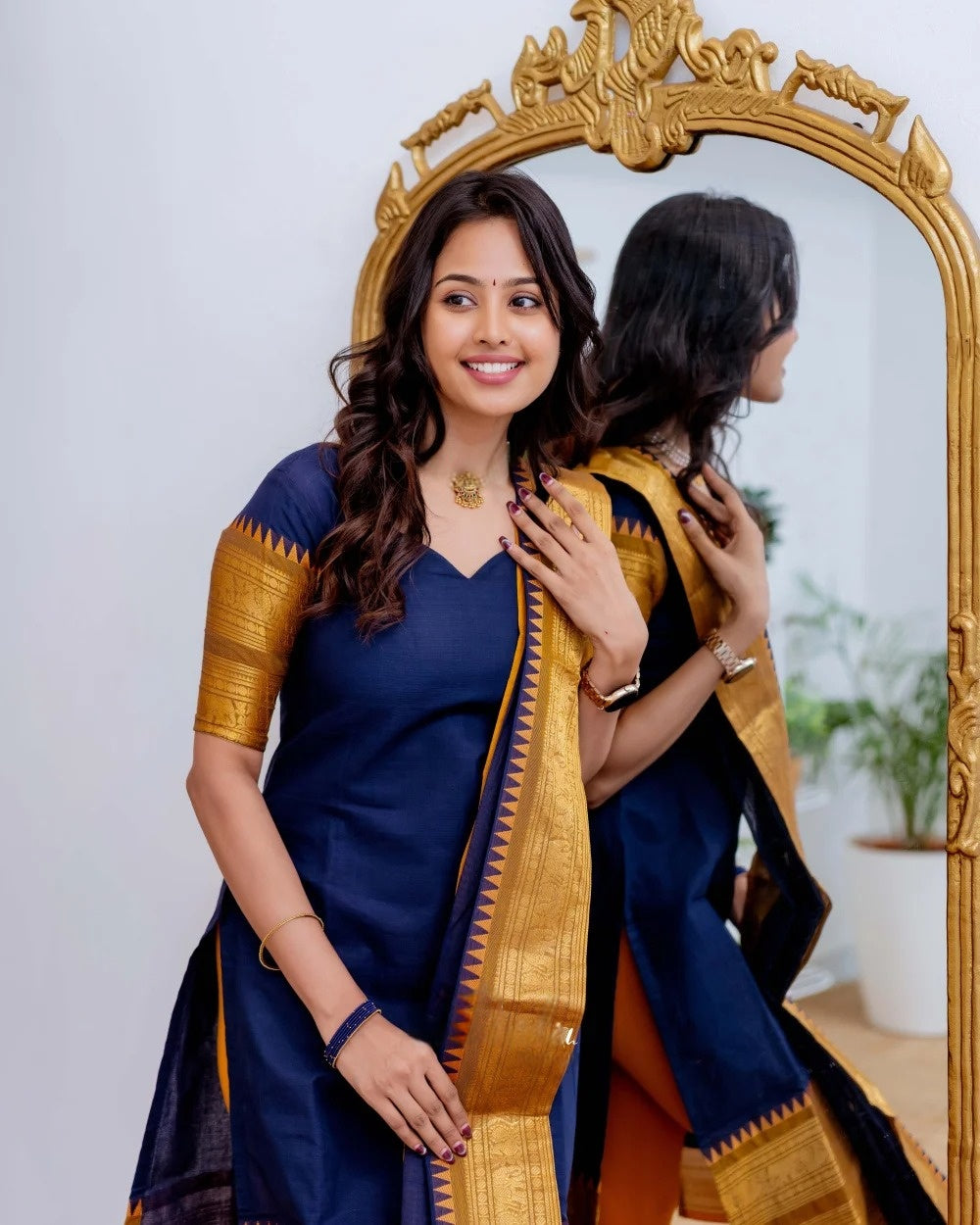 Blue Elegant Kanchi Cotton V-Neck Kurti With Dupatta