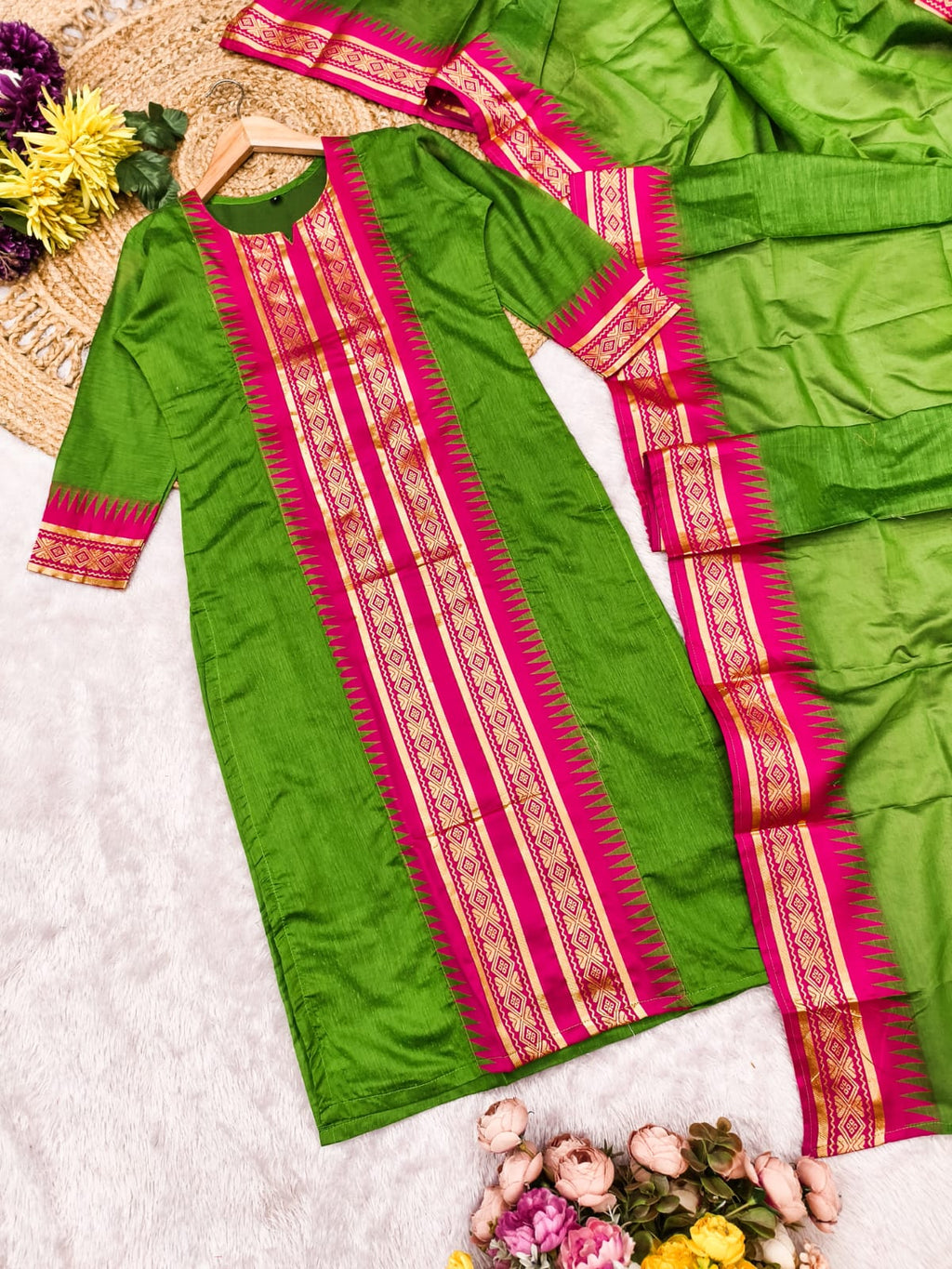 Elegant Straight Kanchi Cotton Green Kurti With Dupatta