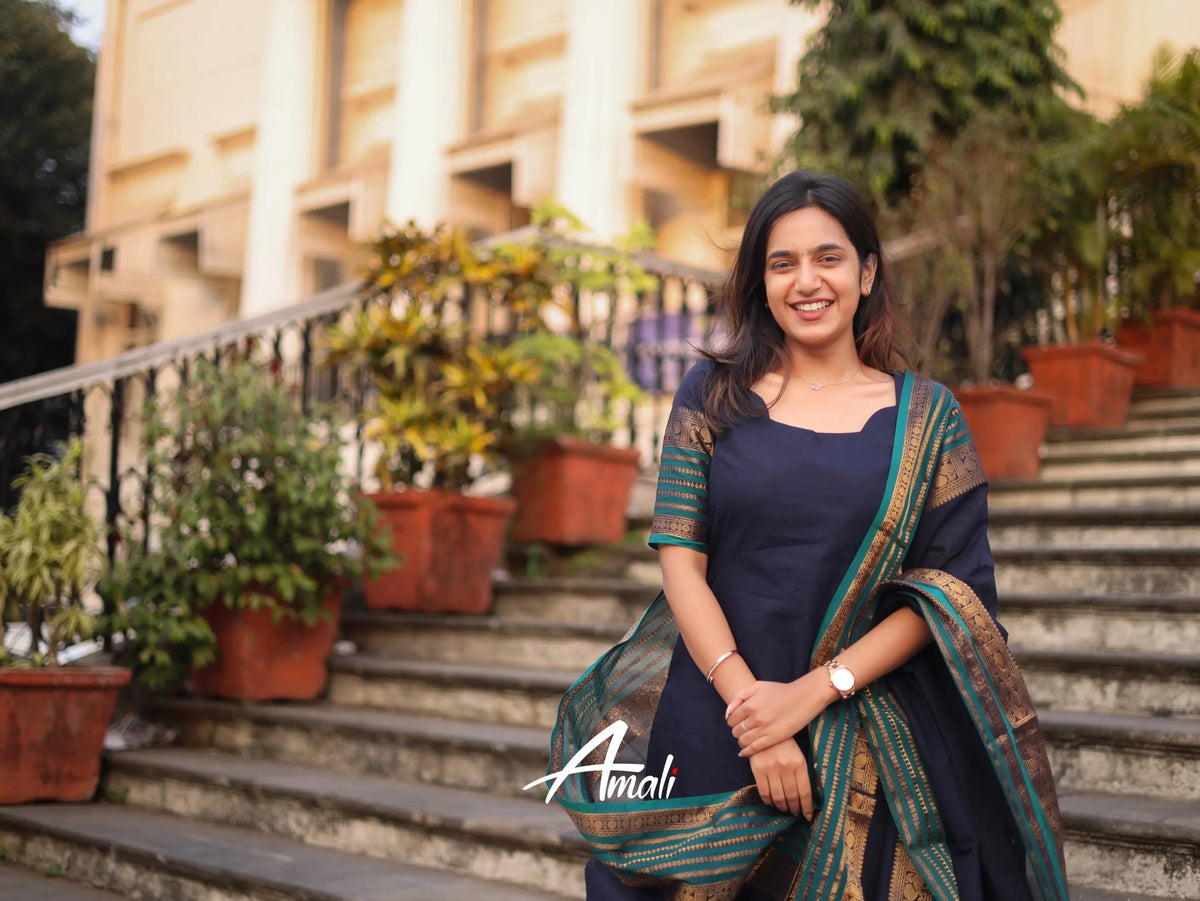 Stylish Kanchi Cotton V-Neck Kurti With Dupatta