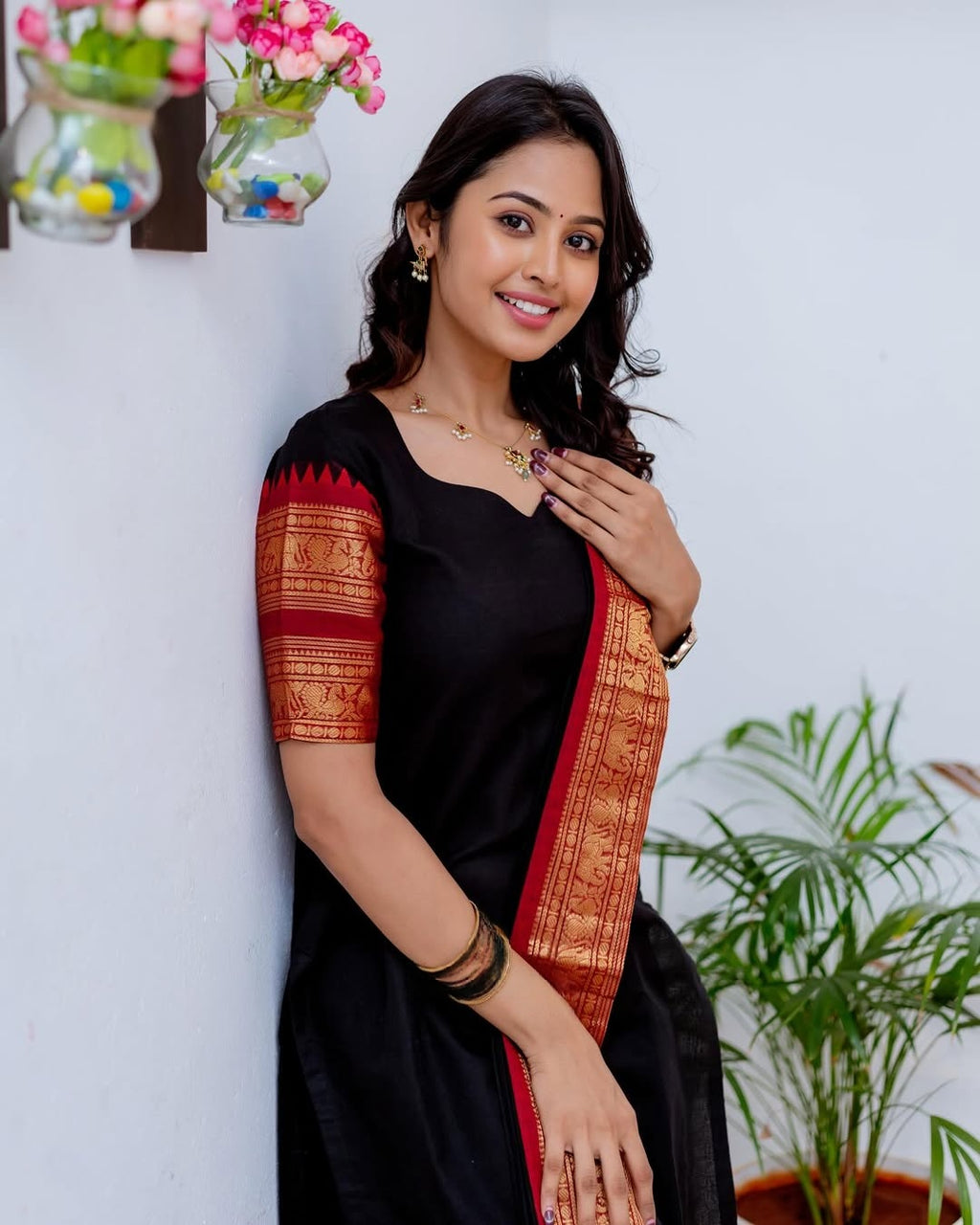 Black Elegant Kanchi Cotton V-Neck Kurti With Dupatta