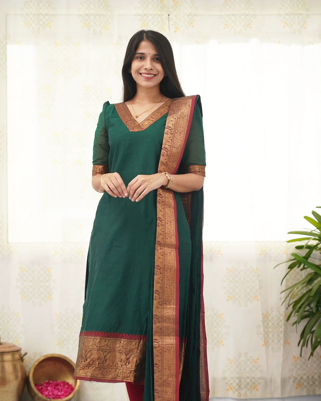 Green Stylish Kanchi Cotton V-Neck Kurti With Dupatta