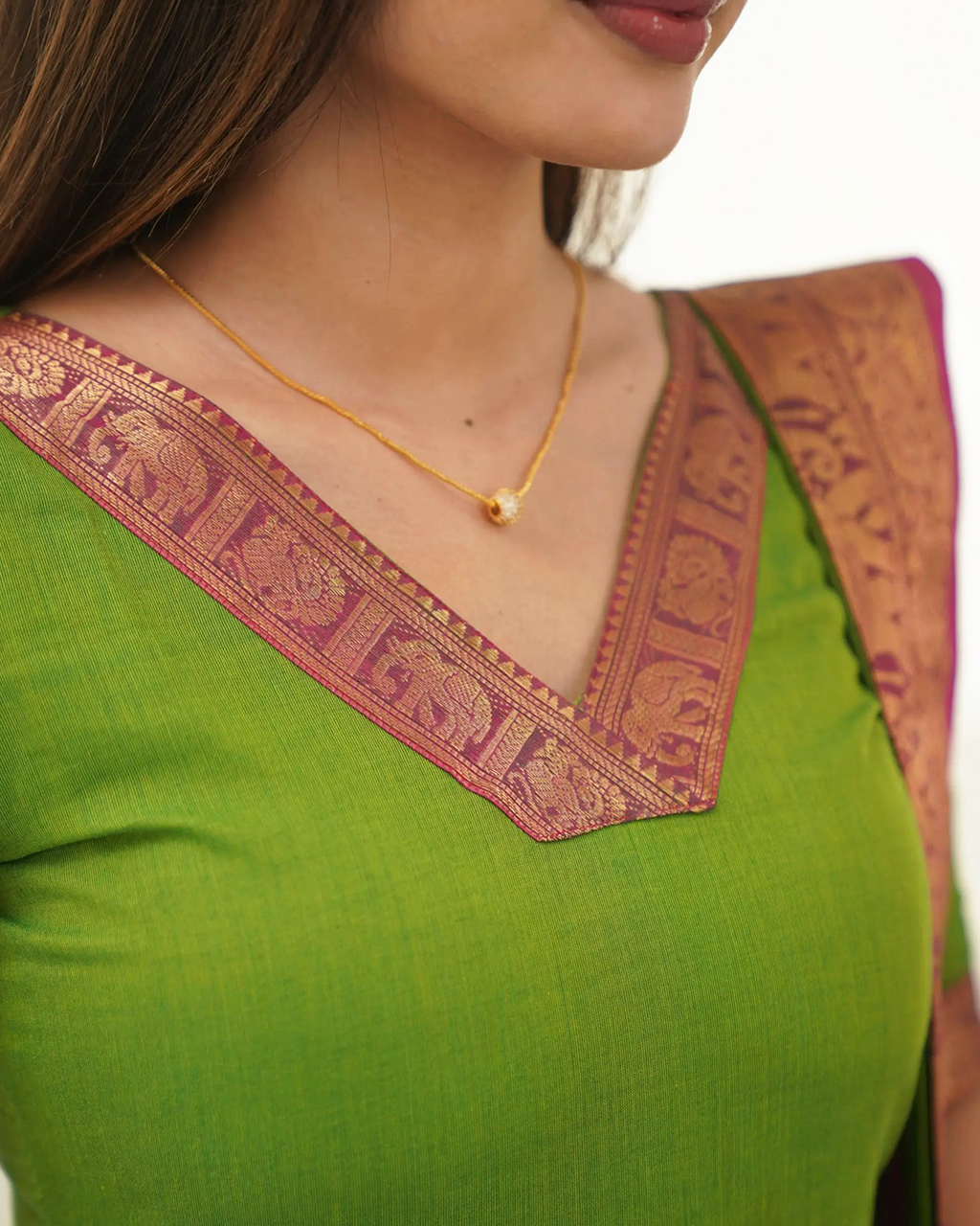 Green Stylish Kanchi Cotton V-Neck Kurti With Dupatta