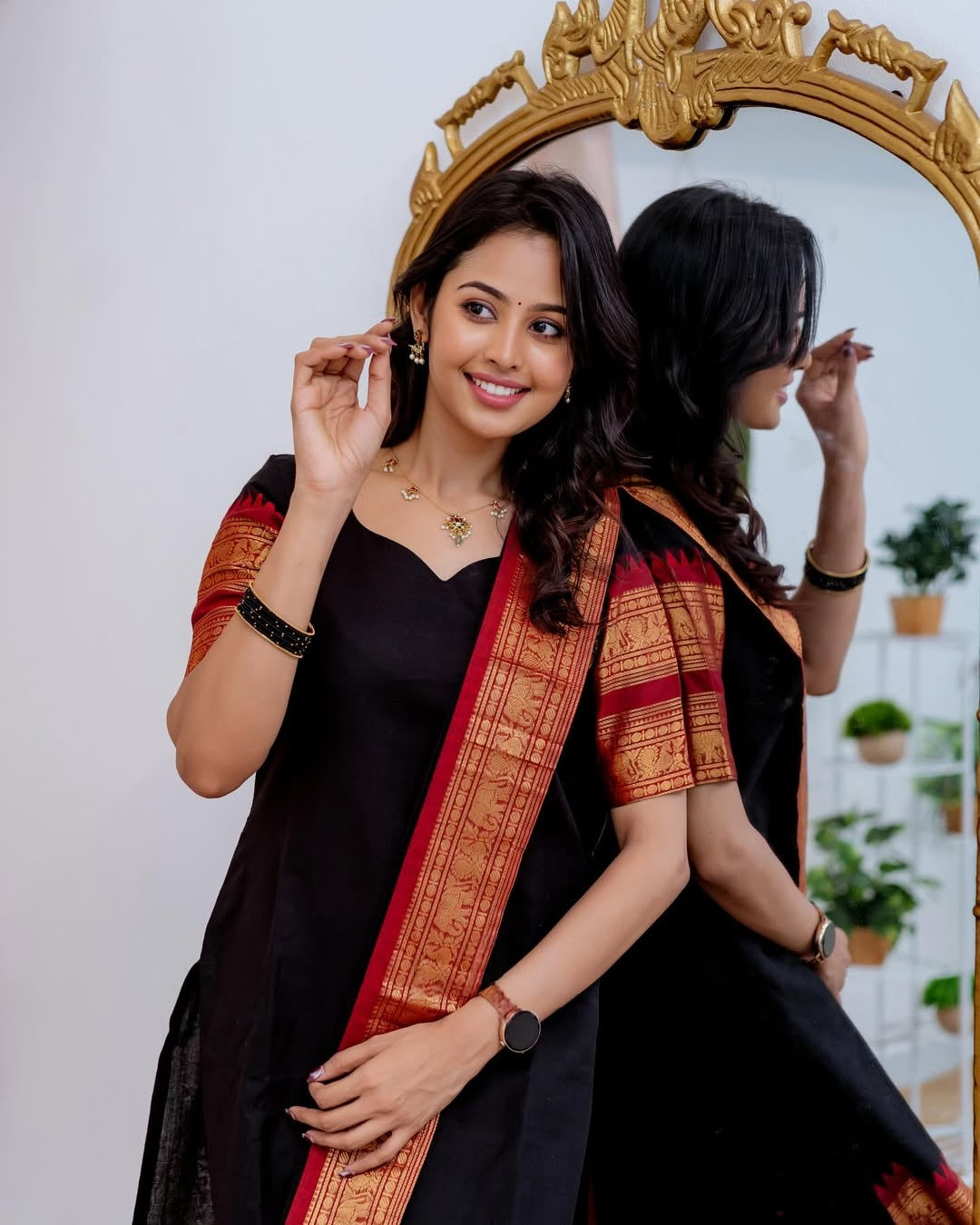 Black Elegant Kanchi Cotton V-Neck Kurti With Dupatta