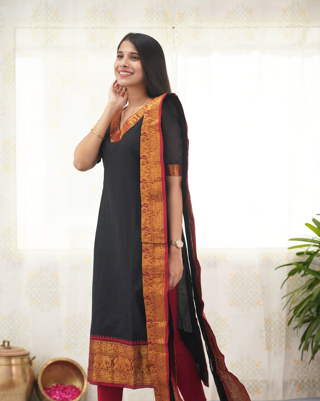 Black Stylish Kanchi Cotton V-Neck Kurti With Dupatta