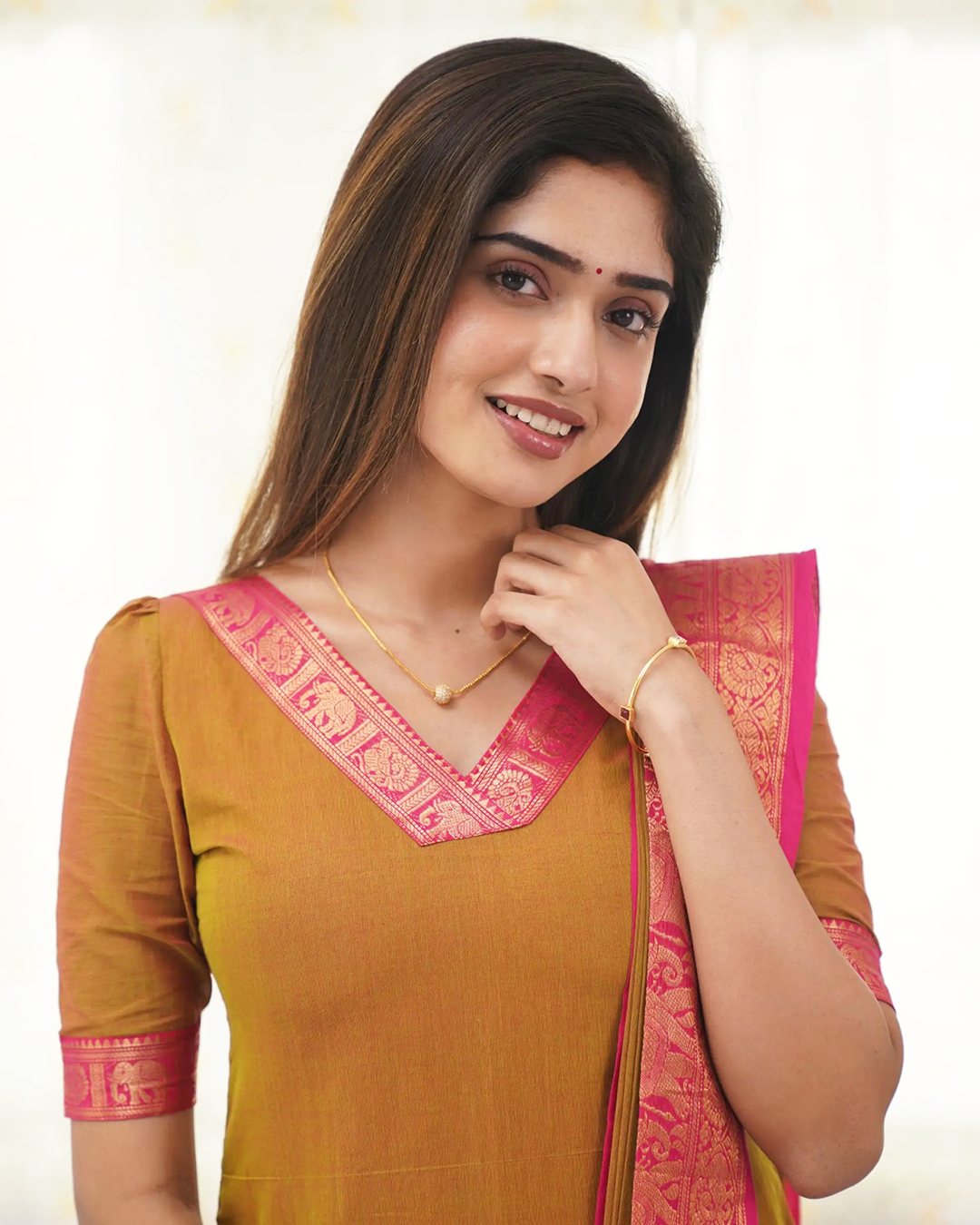 Musted Stylish Kanchi Cotton V-Neck Kurti With Dupatta