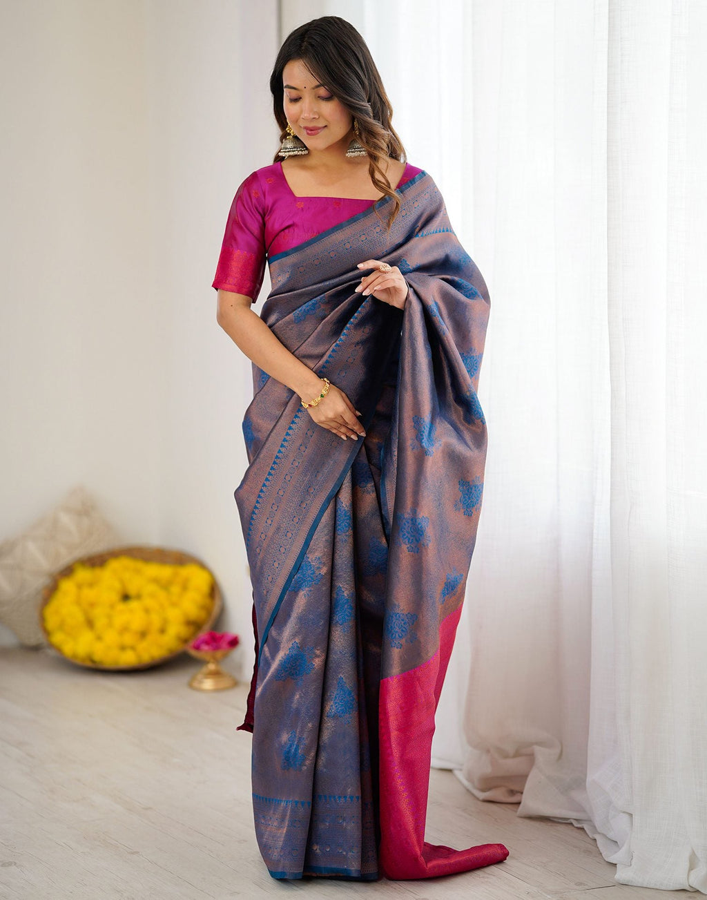 Blue Elegant Silk Woven Saree