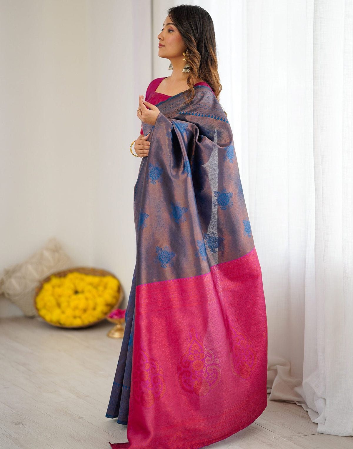 Blue Elegant Silk Woven Saree