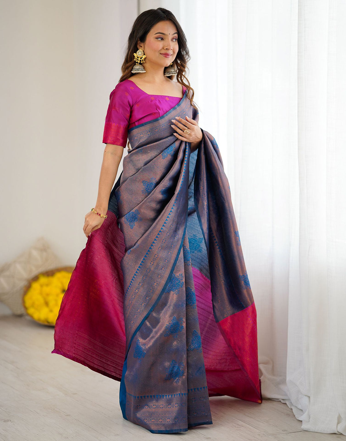 Blue Elegant Silk Woven Saree