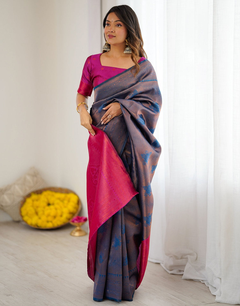 Blue Elegant Silk Woven Saree