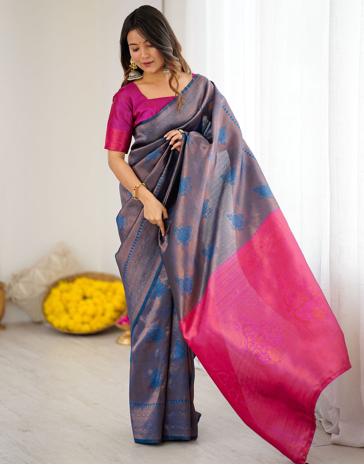 Blue Elegant Silk Woven Saree