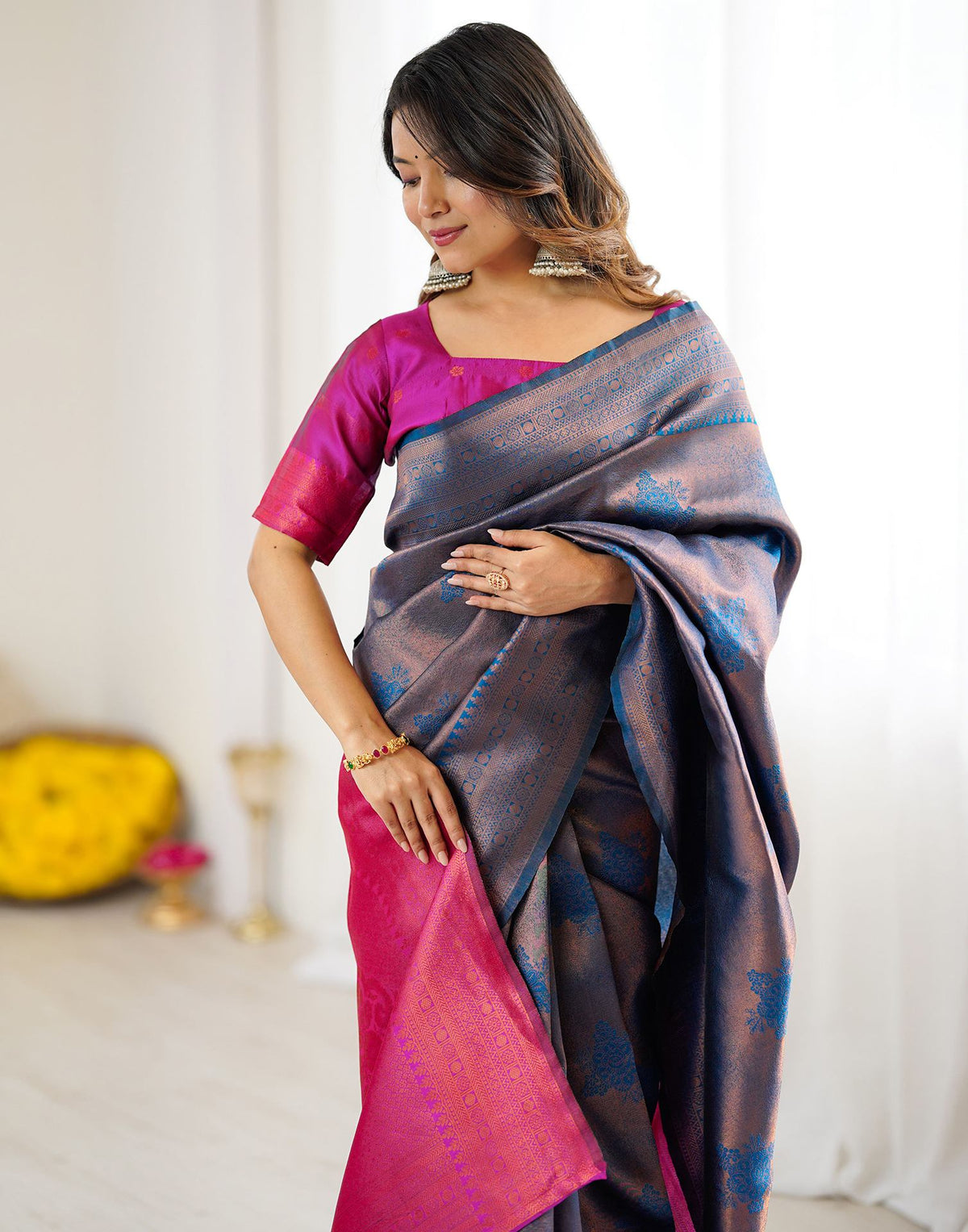 Blue Elegant Silk Woven Saree