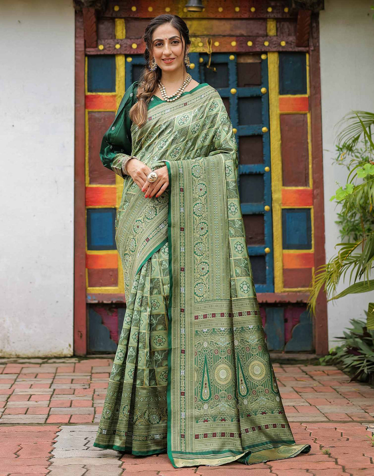 Green Classic Silk Woven Saree
