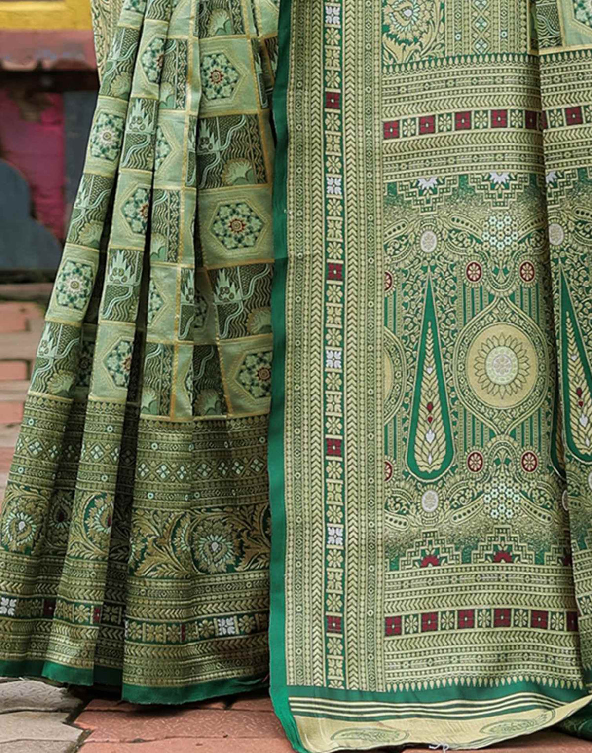 Green Classic Silk Woven Saree