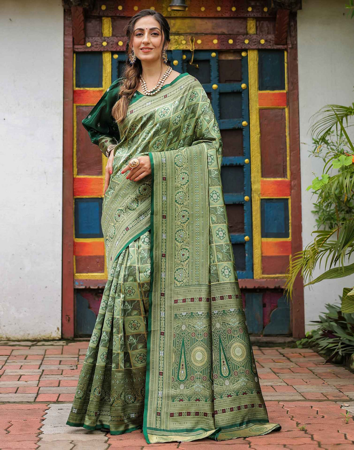 Green Classic Silk Woven Saree