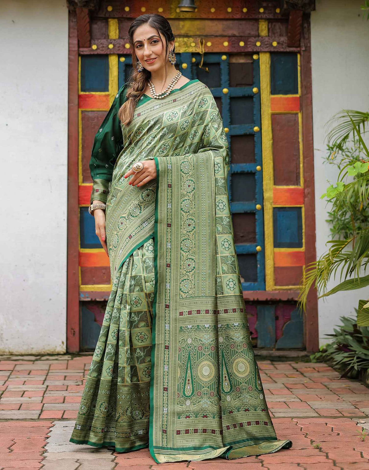 Green Classic Silk Woven Saree