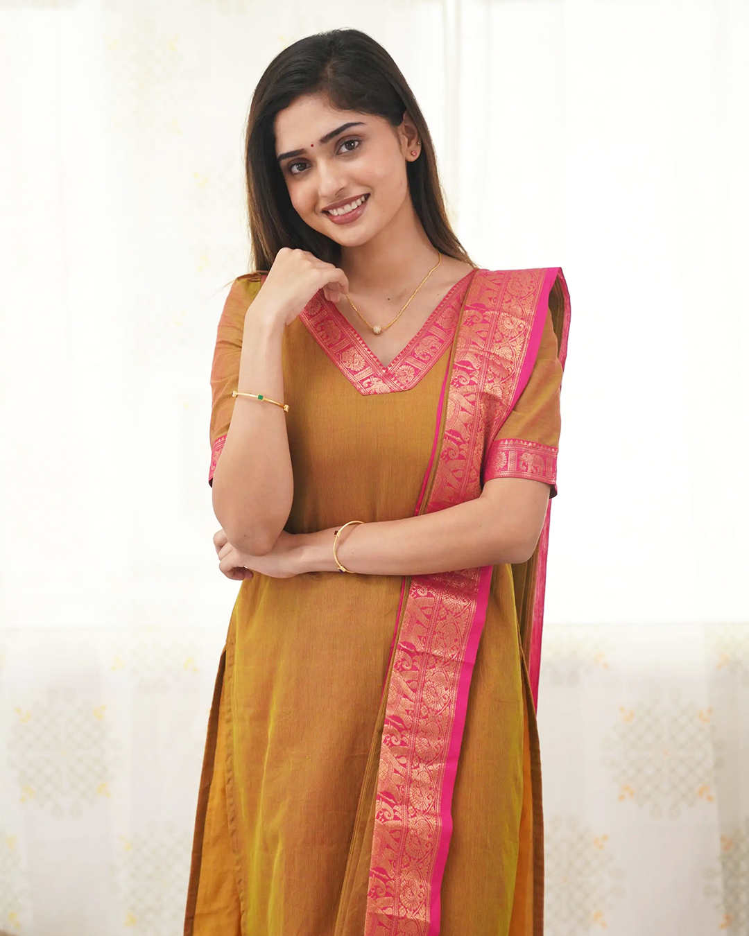 Musted Stylish Kanchi Cotton V-Neck Kurti With Dupatta