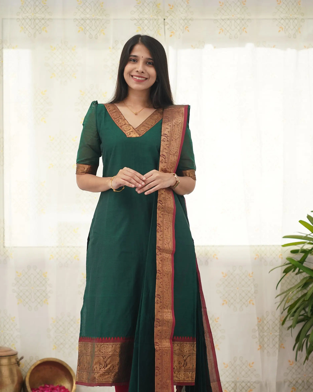 Green Stylish Kanchi Cotton V-Neck Kurti With Dupatta
