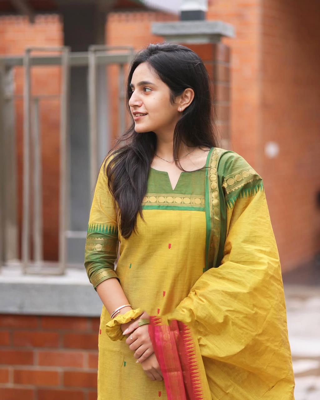 Elegant Kanchi Cotton V-Neck Kurti Dupatta Set