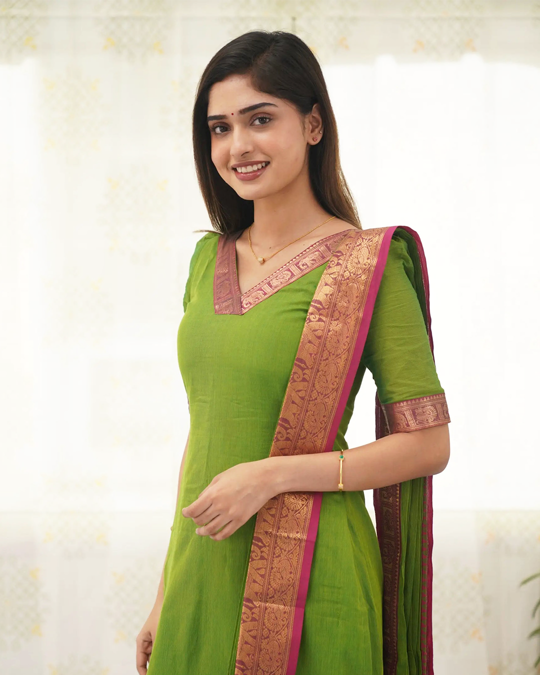 Green Stylish Kanchi Cotton V-Neck Kurti With Dupatta
