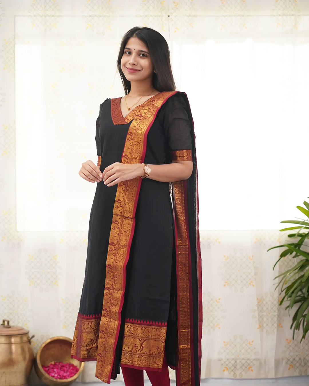 Black Stylish Kanchi Cotton V-Neck Kurti With Dupatta
