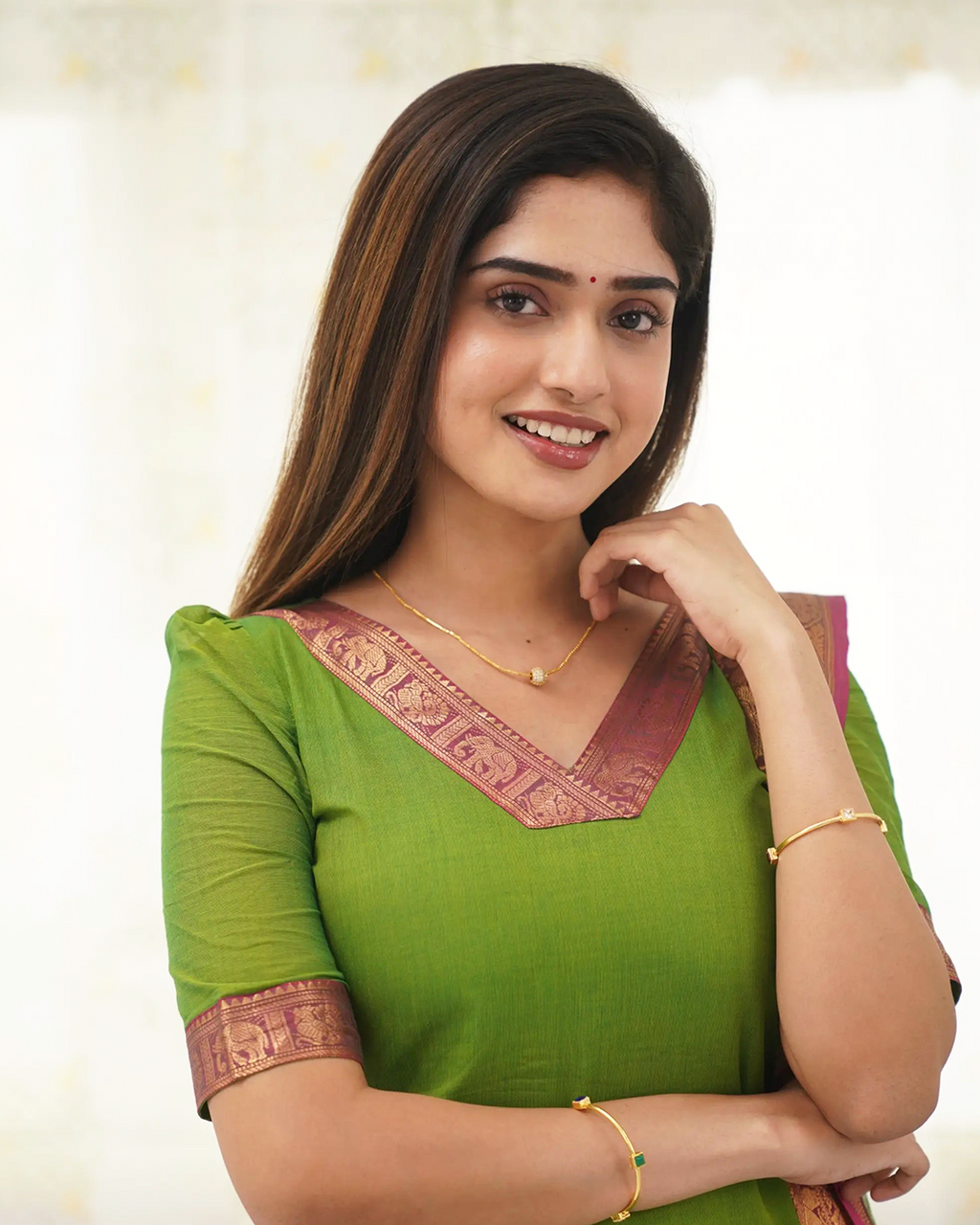 Green Stylish Kanchi Cotton V-Neck Kurti With Dupatta