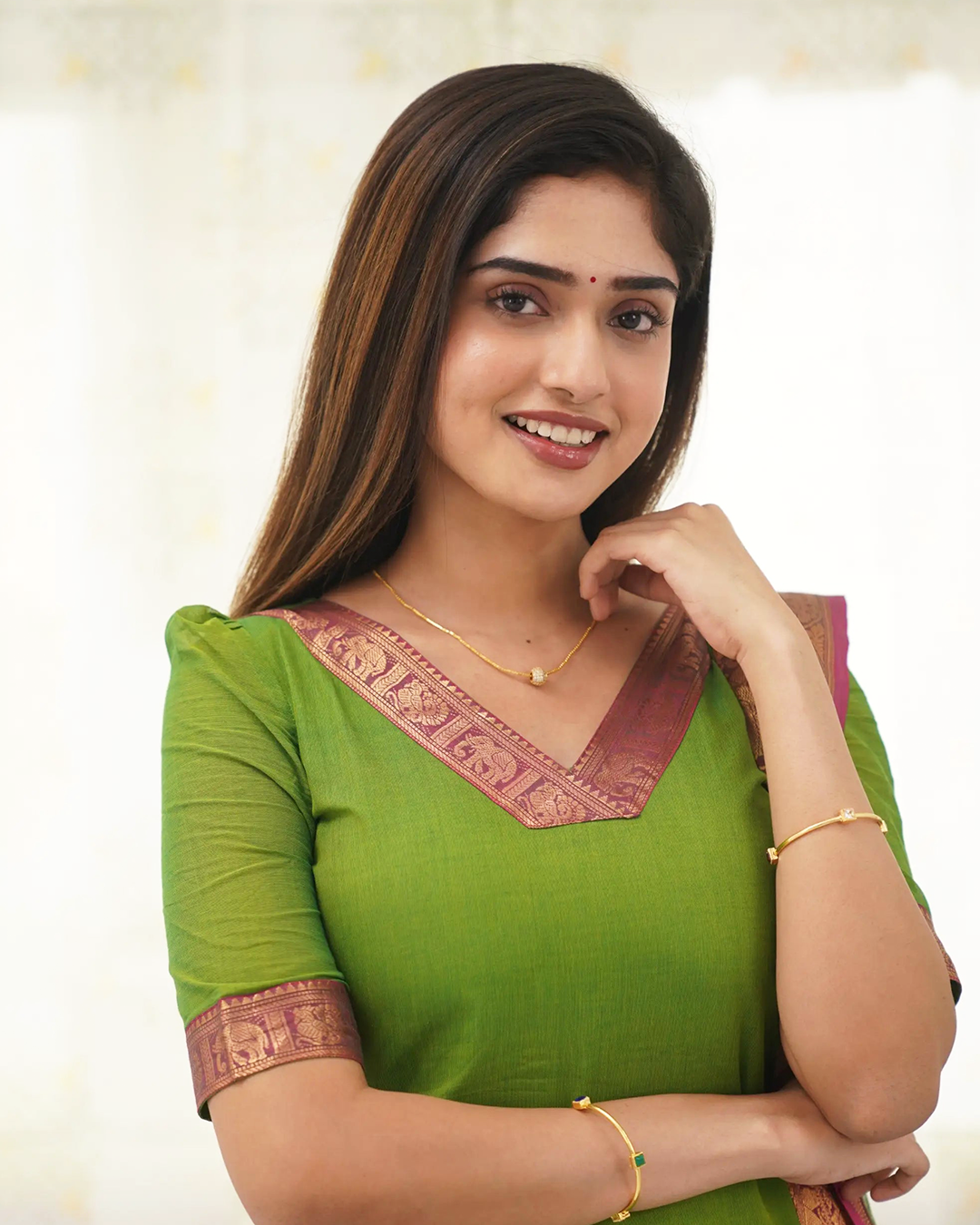 Green Stylish Kanchi Cotton V-Neck Kurti With Dupatta
