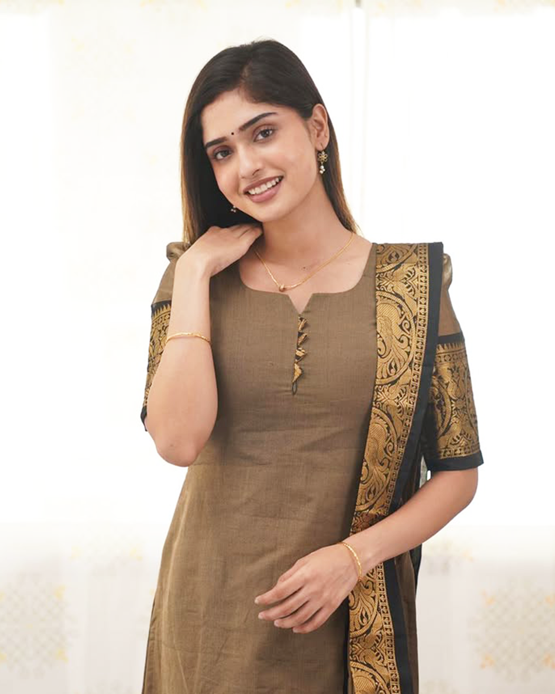Kanchi Cotton V-Neck Kurti With Dupatta