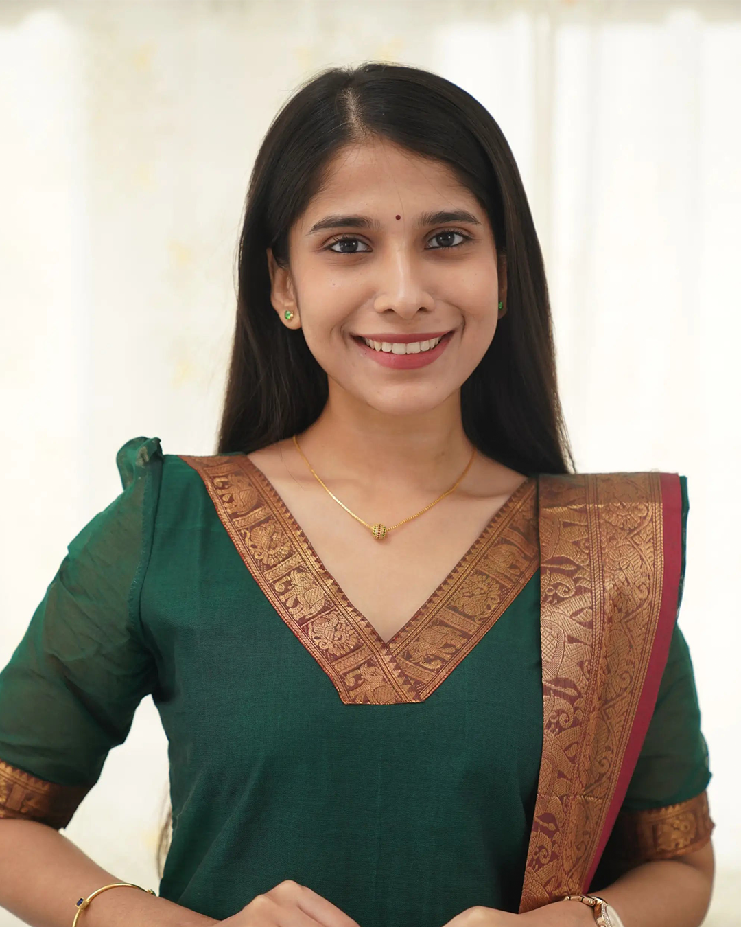 Green Stylish Kanchi Cotton V-Neck Kurti With Dupatta