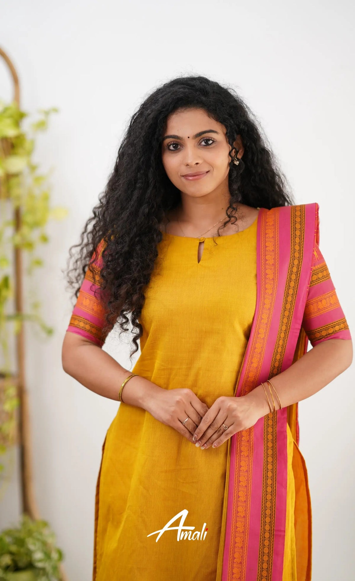 Elegant Kanchi Cotton V-Neck Kurti With Dupatta