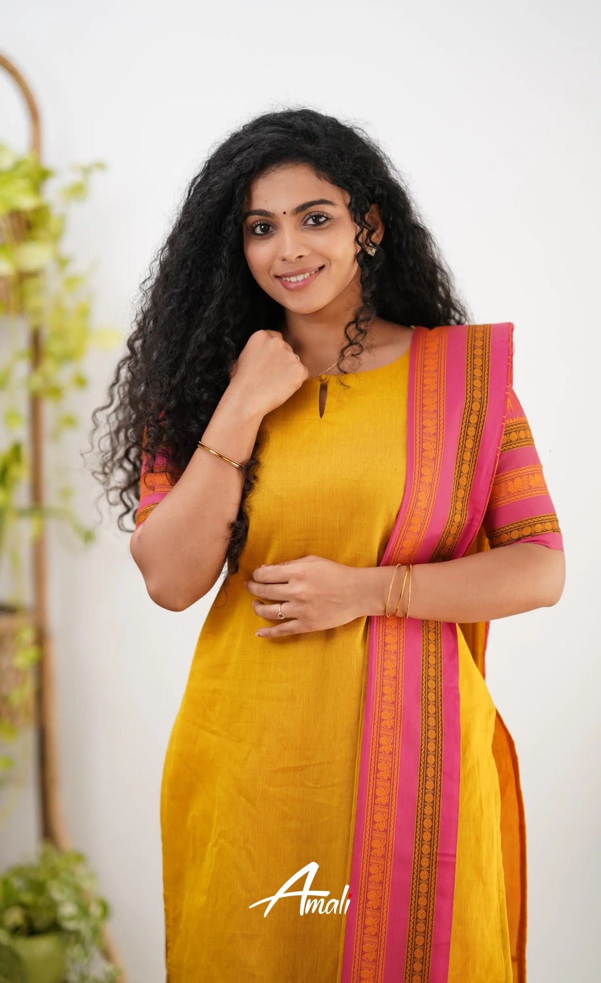 Elegant Kanchi Cotton V-Neck Kurti With Dupatta