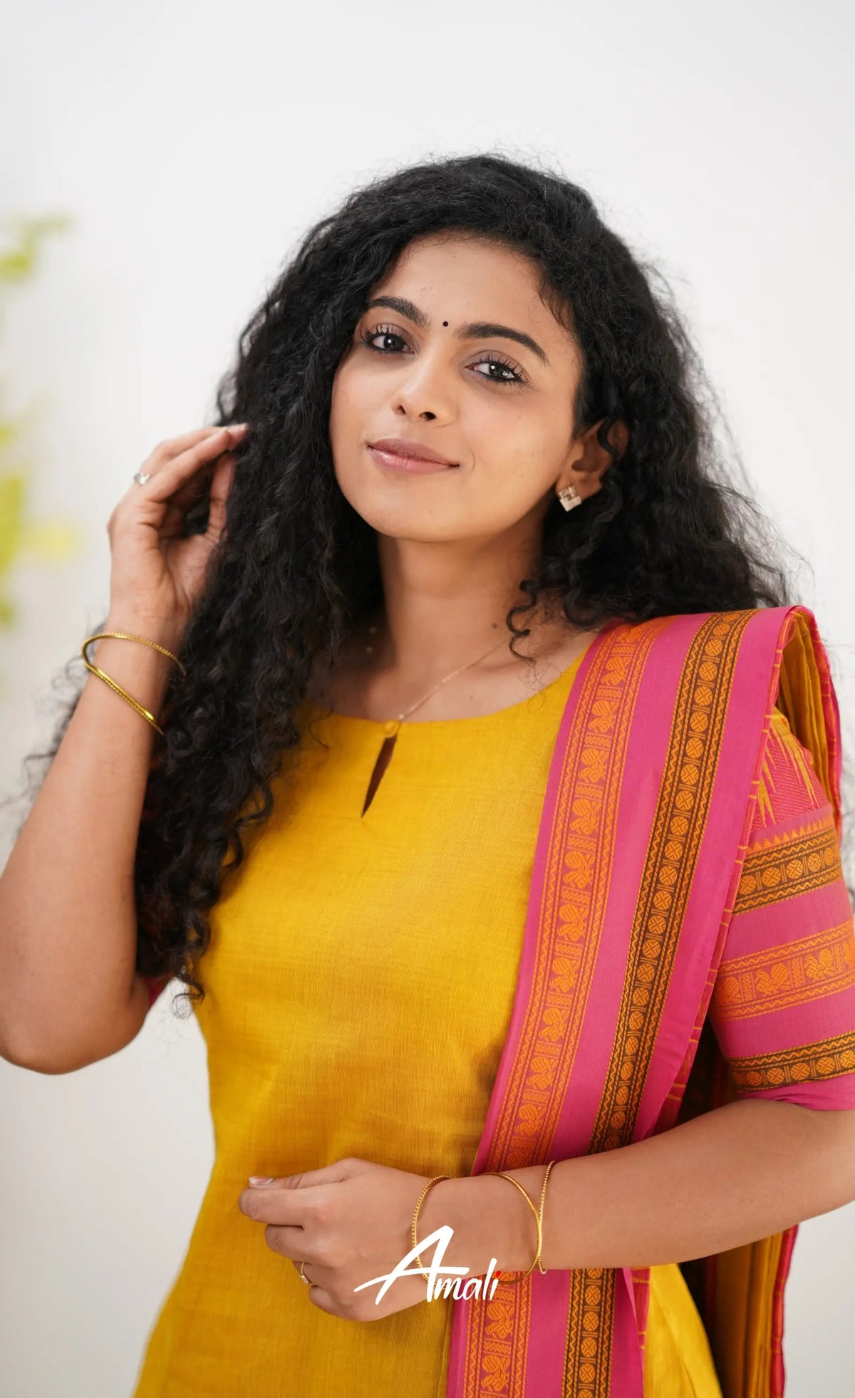 Elegant Kanchi Cotton V-Neck Kurti With Dupatta