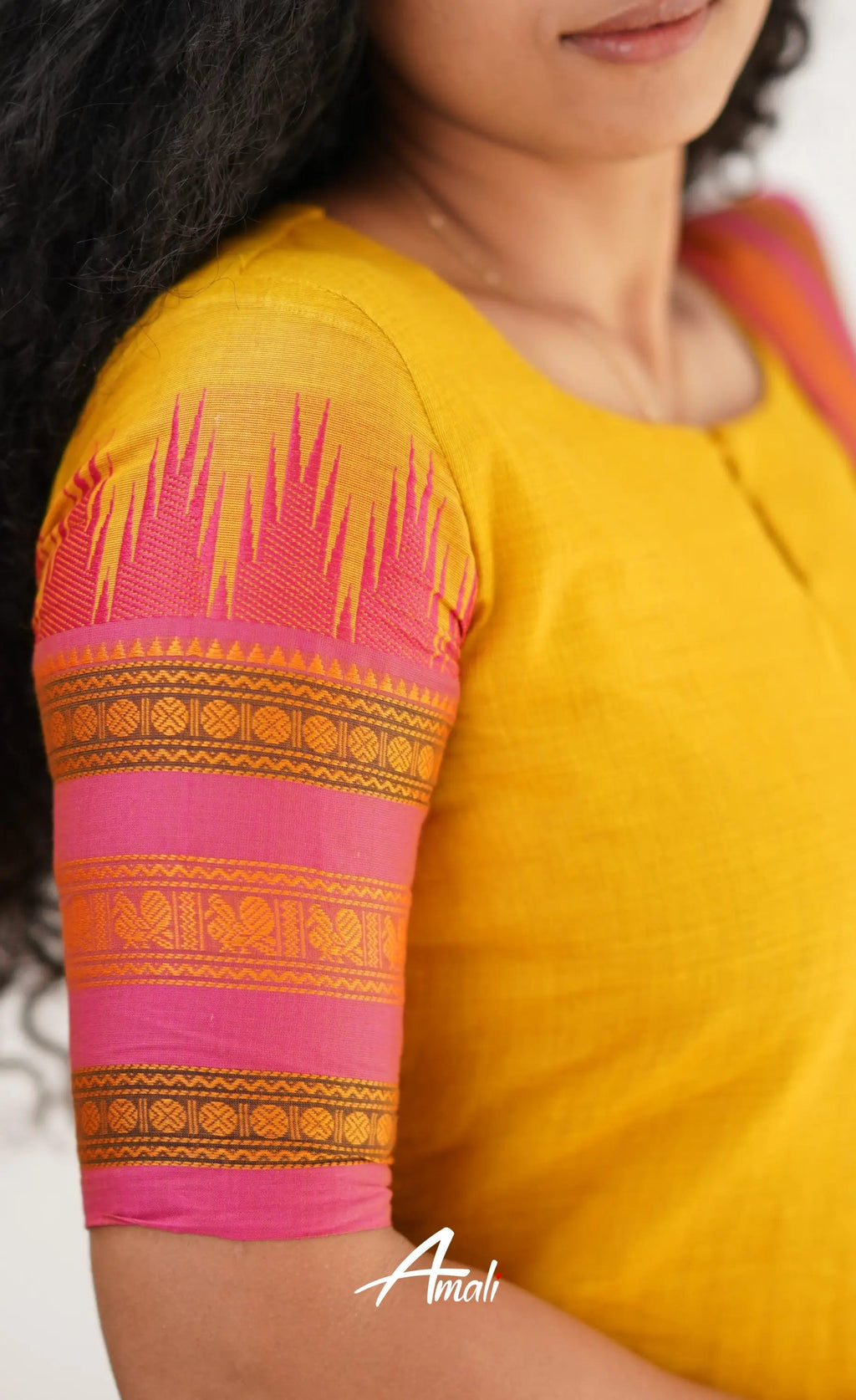 Elegant Kanchi Cotton V-Neck Kurti With Dupatta