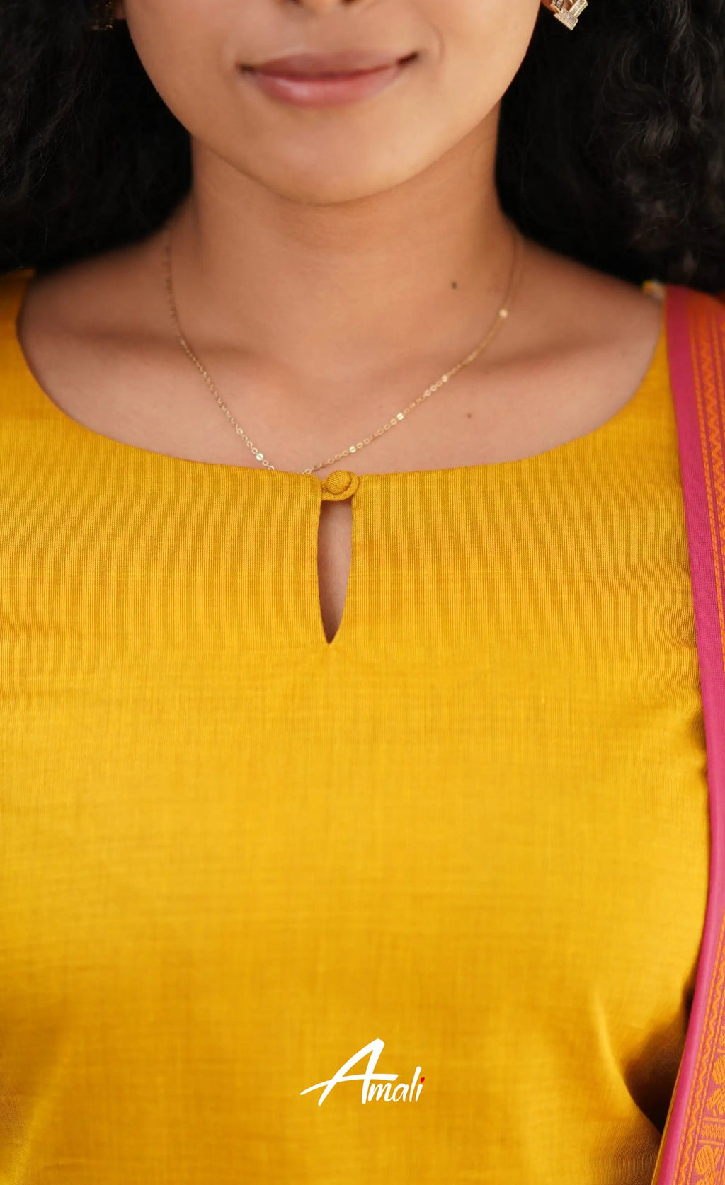 Elegant Kanchi Cotton V-Neck Kurti With Dupatta